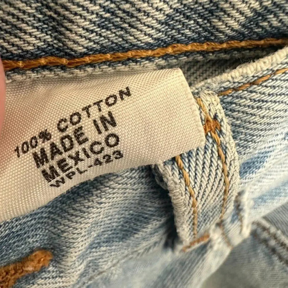 Levi's 501 Button Fly Jean Shorts Women's 31 Blue Distressed - Picture 4 of 14